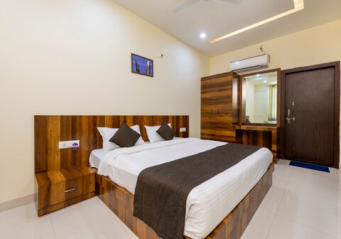 Hotel Ravi Residency