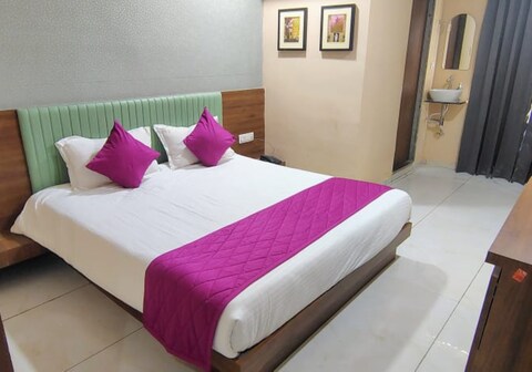 THE GRAND PIANO HOTEL