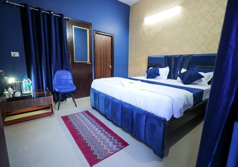 Hotel Spark Inn | Near Motherhood Hospital