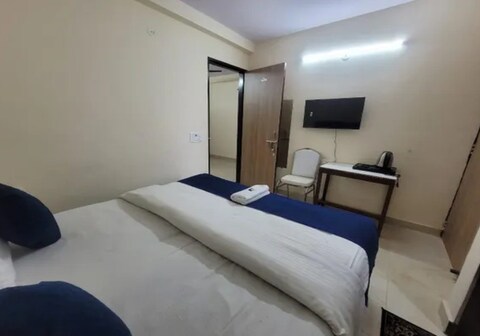 FabHotel Glass Castle