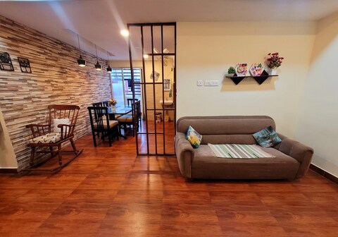 NESTER HOMESTAY | 100m Bora Service GS Road