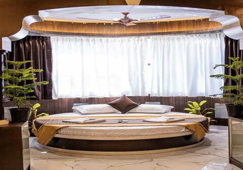 HOTEL VISHWAVEER INN