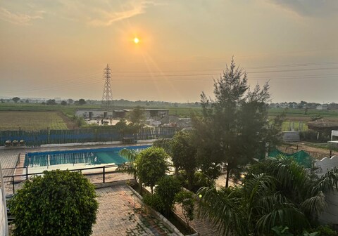 Walias Croft 3 Private rooms Pool City break