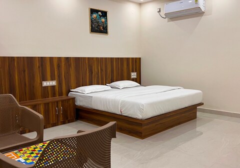 Hotel O ESTORIA HOTEL & RESORT