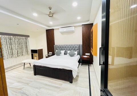 Holiday out Hotel