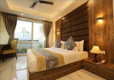 Keshav Residency Rooms & Restro