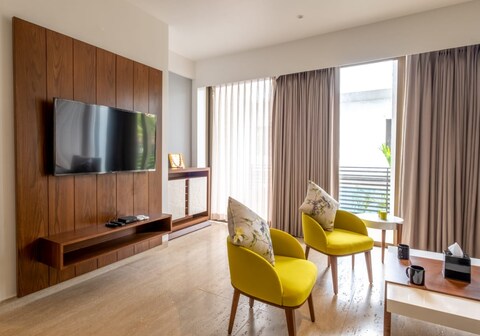 3bhk luxury stay with shared infinity pool