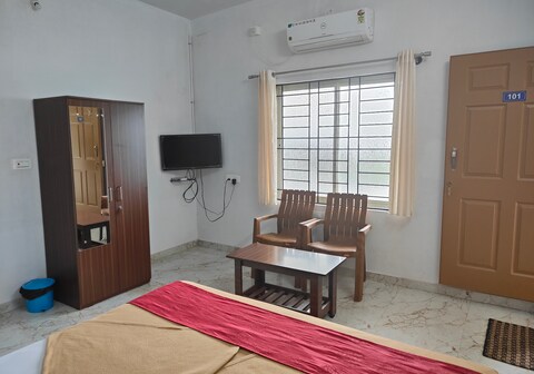 Sahyadri Lodge and Restaurant