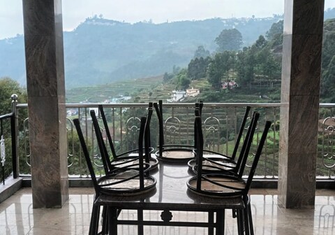 FLGHR Temple Mountain View Home Stay