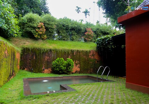 Karapuzha Dam view One Bedroom Premium Pool Villa