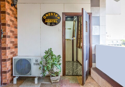 One Step Hostel