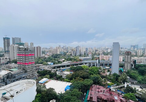 Peaceful City View - Private Bedroom