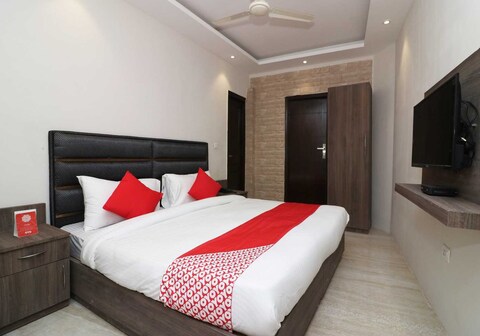 Hotel O Mankapur Stadium Bus Terminal