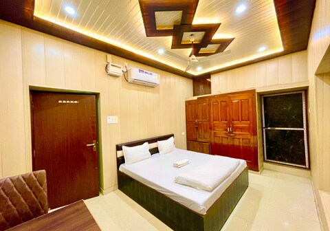 Dev Villa Guest House