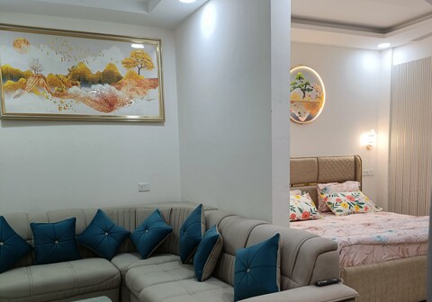 Elegant 5 Studio Apartments in Private Villa Near Expo Mart