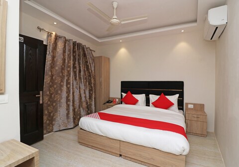 Hotel O Prabhu Prem Dham