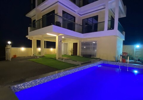 Mount Retreat Villa 4bhk Lonavala