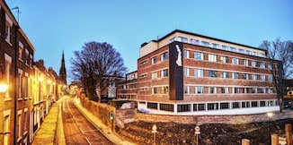 Roomzzz Chester City Aparthotel, Chester Roomzzz Chester City Aparthotel, Chester