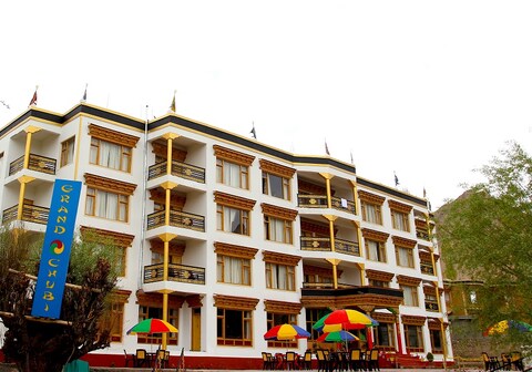 THE GRAND CHUBI HOTEL