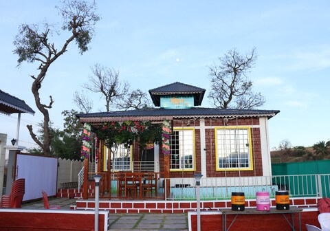 Shivar Farm House & Lawn