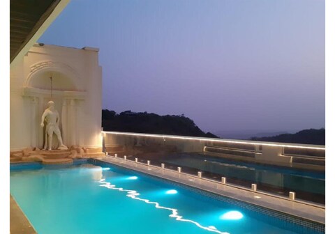 Villa Maxon 7BHK with Pvt Pool