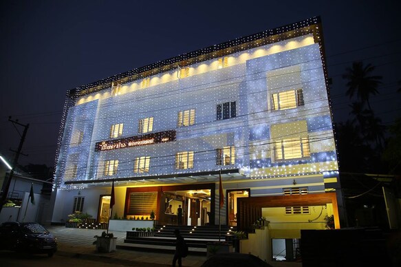 Hotel Theertha International