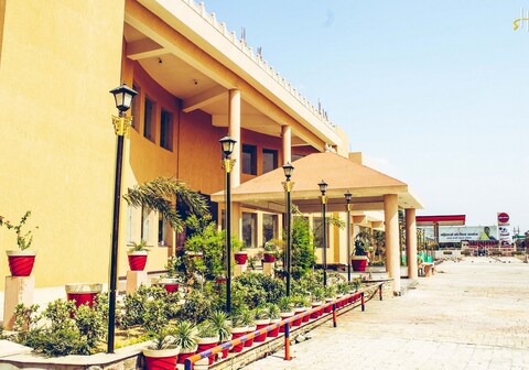 Shubhim Highway Treat