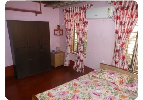 Single ride homestay near International Airport