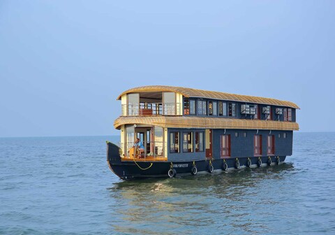 Cosy Houseboats