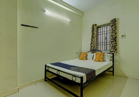 Super Collection O Velachery Railway Junction Formerly Vijay Guest House