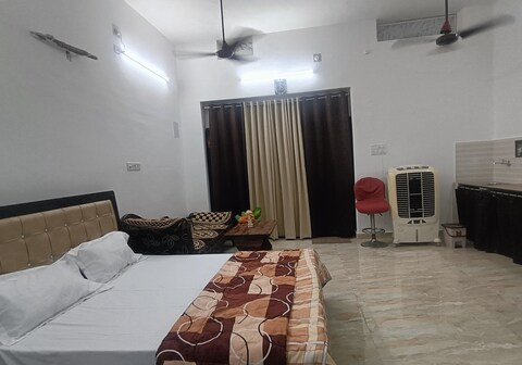 Neelambar Homestay