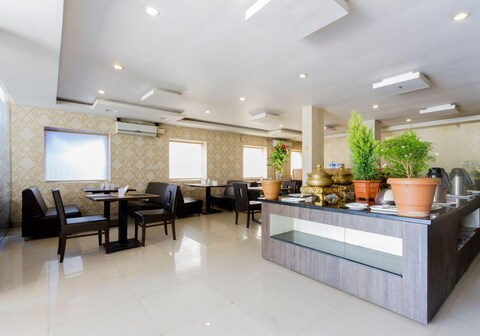 Hallmark Inn - Kondapur