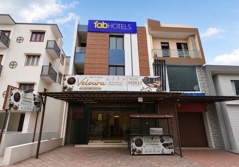 FabHotel Shree I