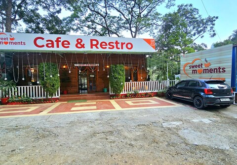 Sweet Moments Cafe & Restro