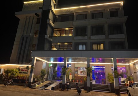 hotel aravali palace