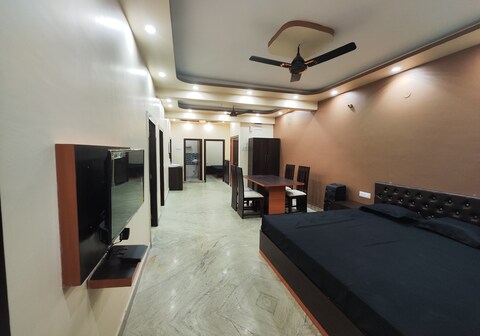 Huge 3BHK for Party and Events of Big Groups and Families