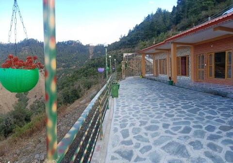 Mountain Shadow Homestay | Rooms & Restaurant
