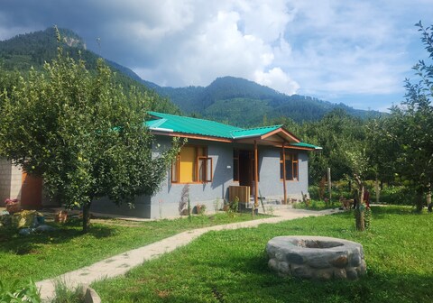 Naggar Studio- 3BHK Homestay by Homeyhuts