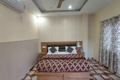 Verma Inn @ Tapovan, Rishikesh Verma Inn @ Tapovan, Rishikesh
