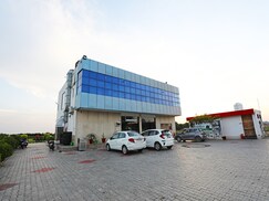 OYO 17408 scindia resorts and hotels, Mathura OYO 17408 scindia resorts and hotels, Mathura
