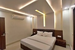 Hotel Blue Moon Delux, Prayagraj Hotel Blue Moon Delux, Prayagraj