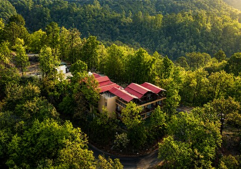 Aavaas Hill Resort