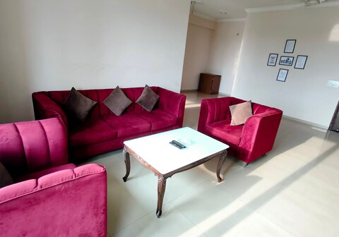 Homely 3BHK Fully furnished Apartment Belmont Staeg