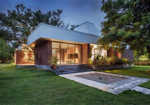 Aurora Grandeur by StayJade| Private Pool|Garden