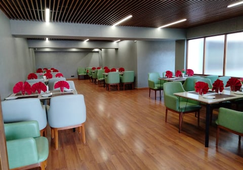 HOTEL YASH GRAND