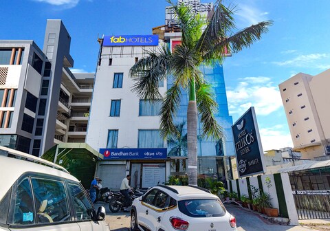 FabHotel Teliko Silver