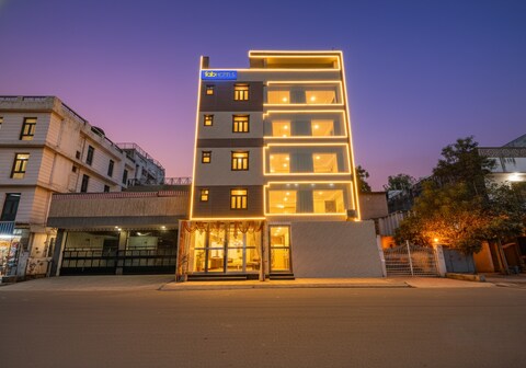 FabHotel Mona International