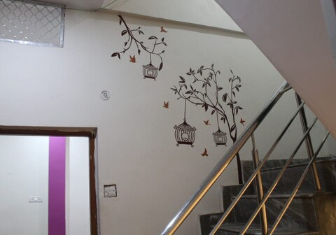 Relax Paying Guest House Hostel