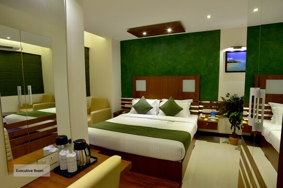 Hotel Marina Residency