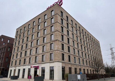 Moxy London Excel by Marriott